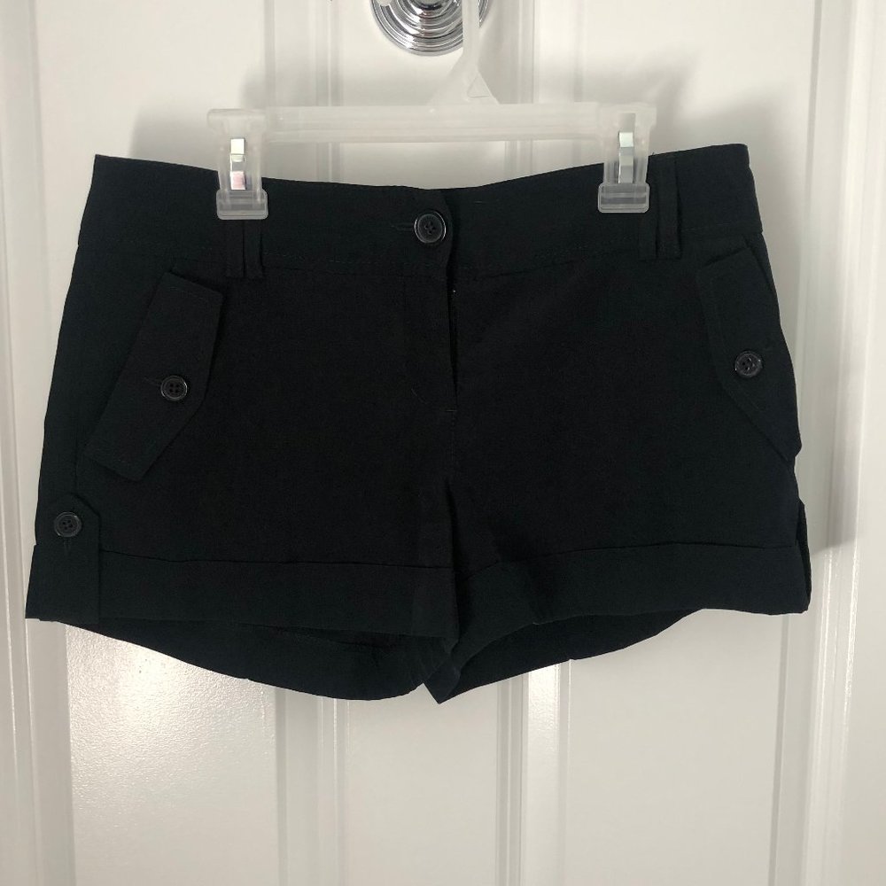 Express Dress Up / Down Black Shorts, Size 00